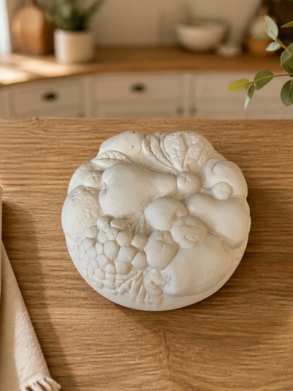 Ceramic Fruit Motif Trinket Box inside is Mint Green